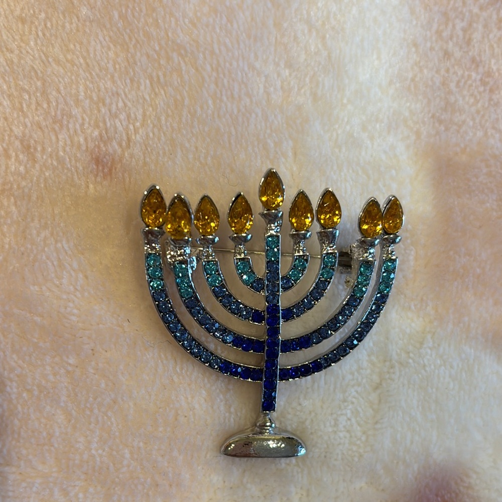 Blue and Gold Crystal Encrusted Hanukkah Menorah Brooch Pin NWT 1.75”x1.75” - Picture 14 of 15